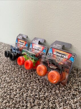 Spin Master 1:72 Scale Mini Monster Jam Trucks